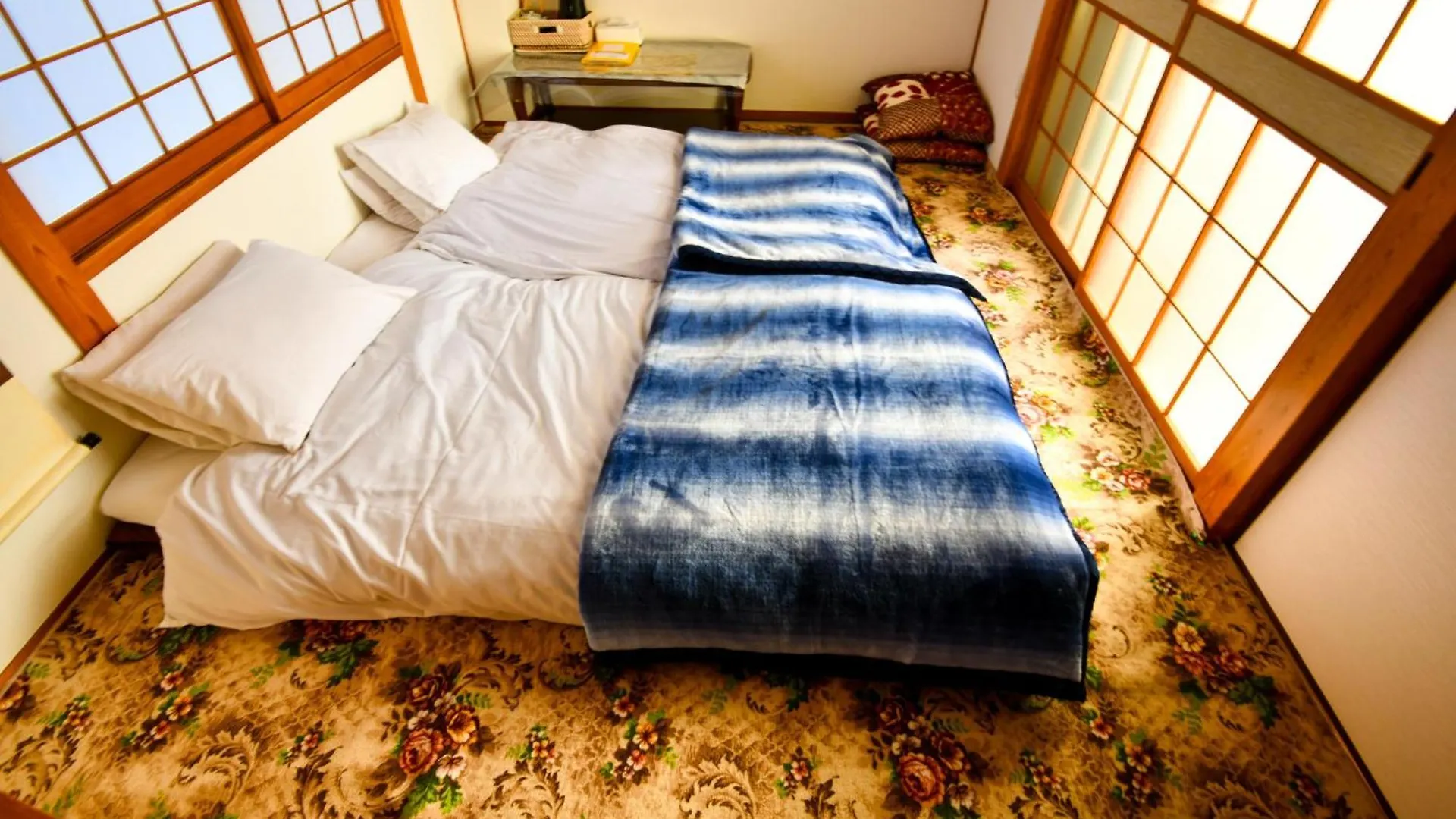 Guest house 媛楽園 松山中心地及び道後温泉に近い家族やグループ旅行の多人数が泊まれる快適な宿 Japan